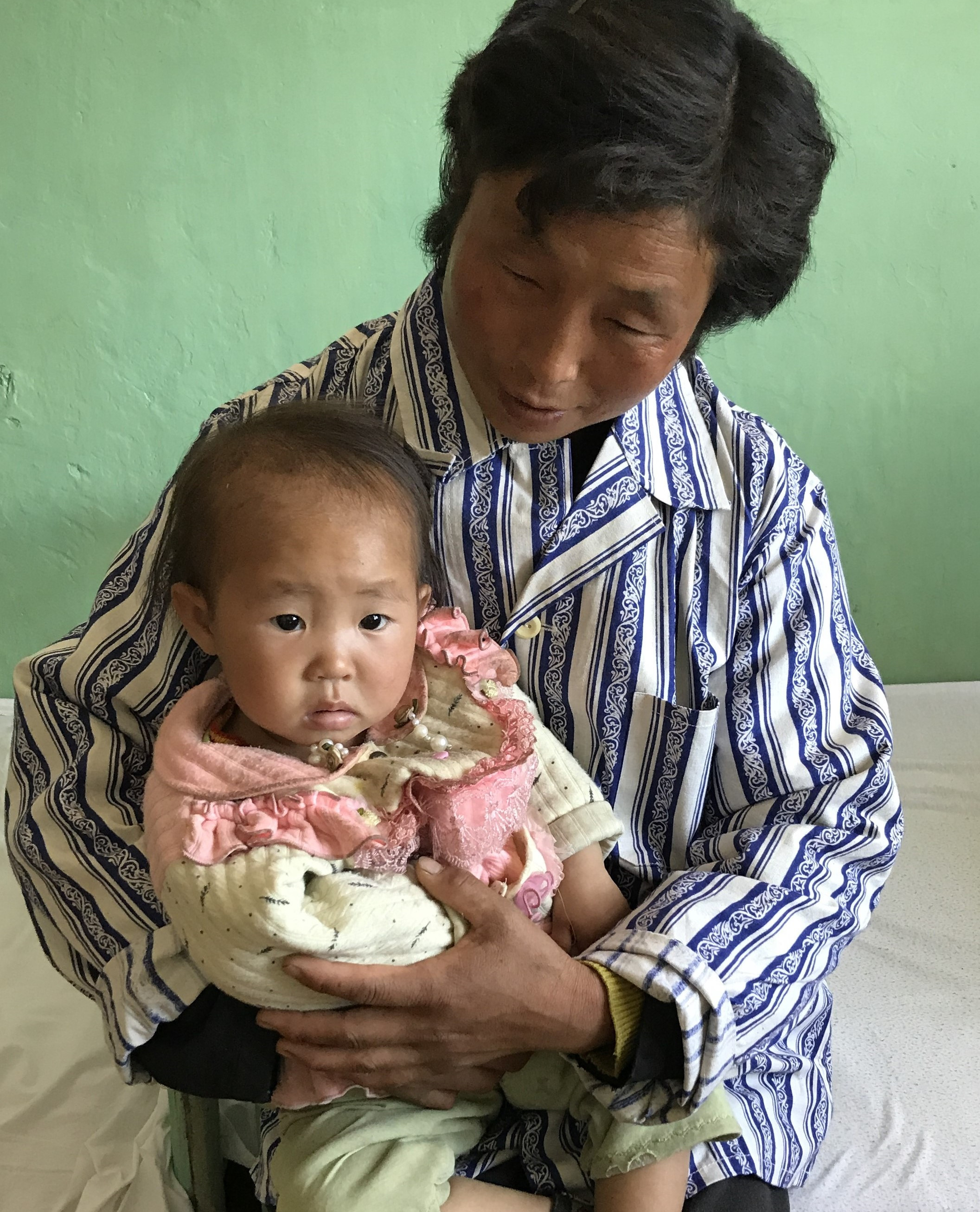 ©UNICEF/2017/Rahimov Ri Haing Pok, 2 years, and her mother benefitting from better treatment through improved IMNCI.